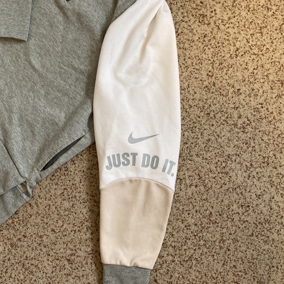 Nike Dri-Fit Color Block 1/2 Zip Sweatshirt - Picture 5 of 6